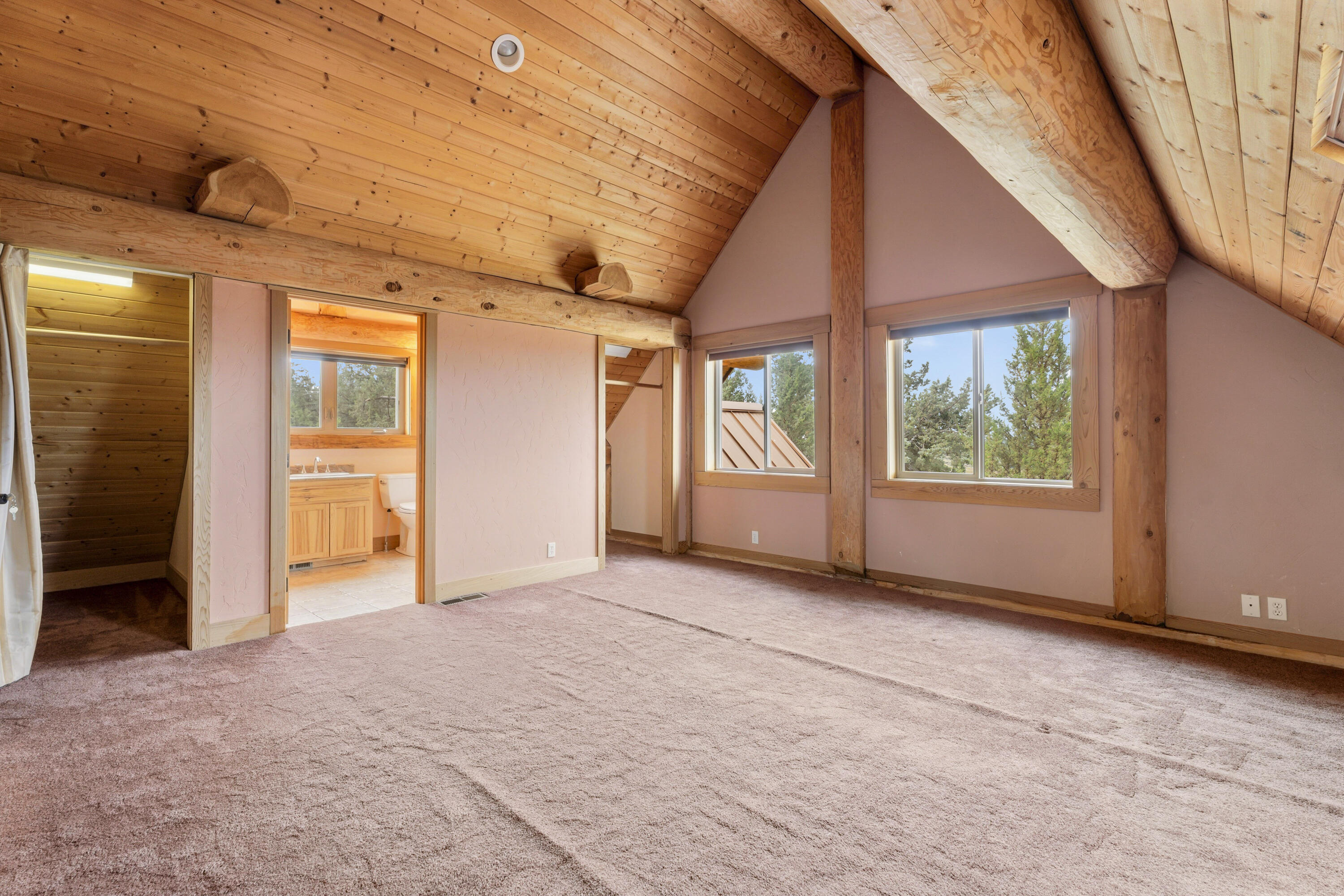 10739 Southwest Shad Road Terrebonne, OR 97760 - Photo 50 of 55 an empty room with windows