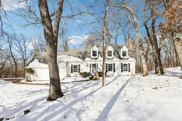 $649,900 | 4927 Hickory Trail, Middleton, WI 53562