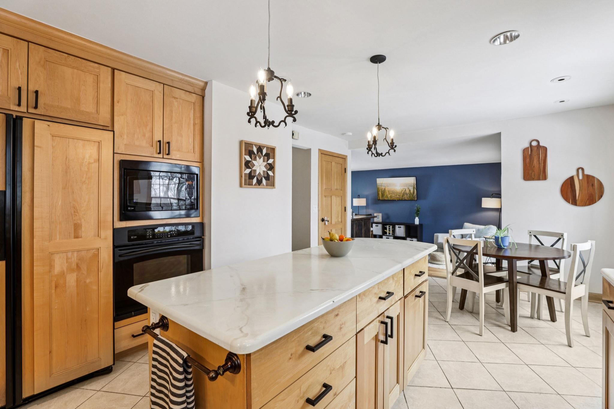 4927 Hickory Trail Middleton, WI 53562 - Photo 17 of 55