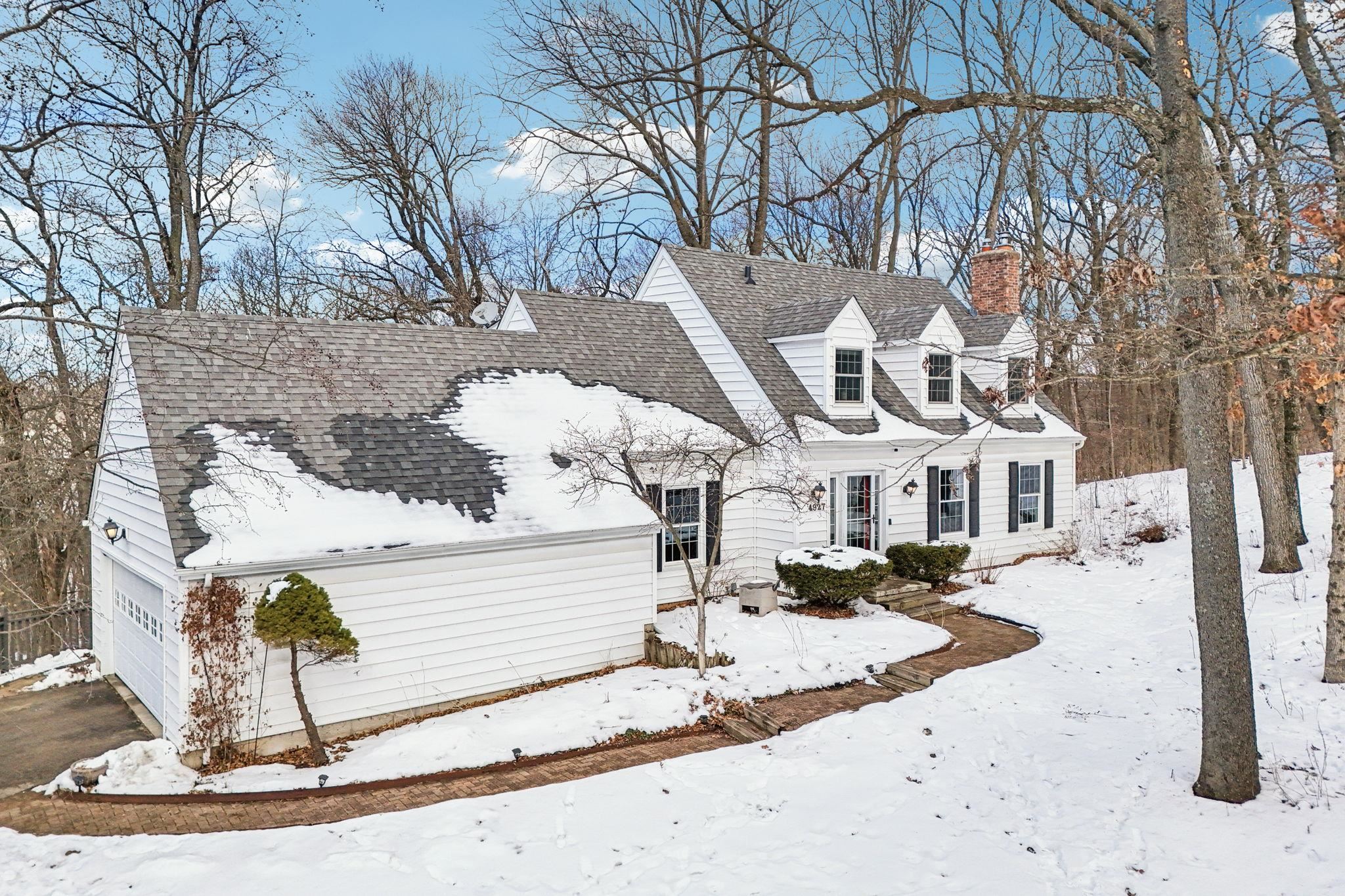 4927 Hickory Trail Middleton, WI 53562 - Photo 2 of 55