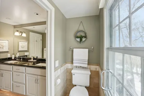 $649,900 | 4927 Hickory Trail, Middleton, WI 53562