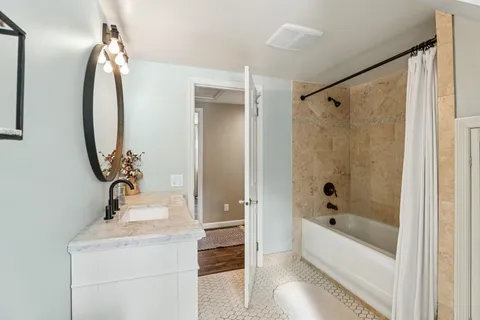 $649,900 | 4927 Hickory Trail, Middleton, WI 53562