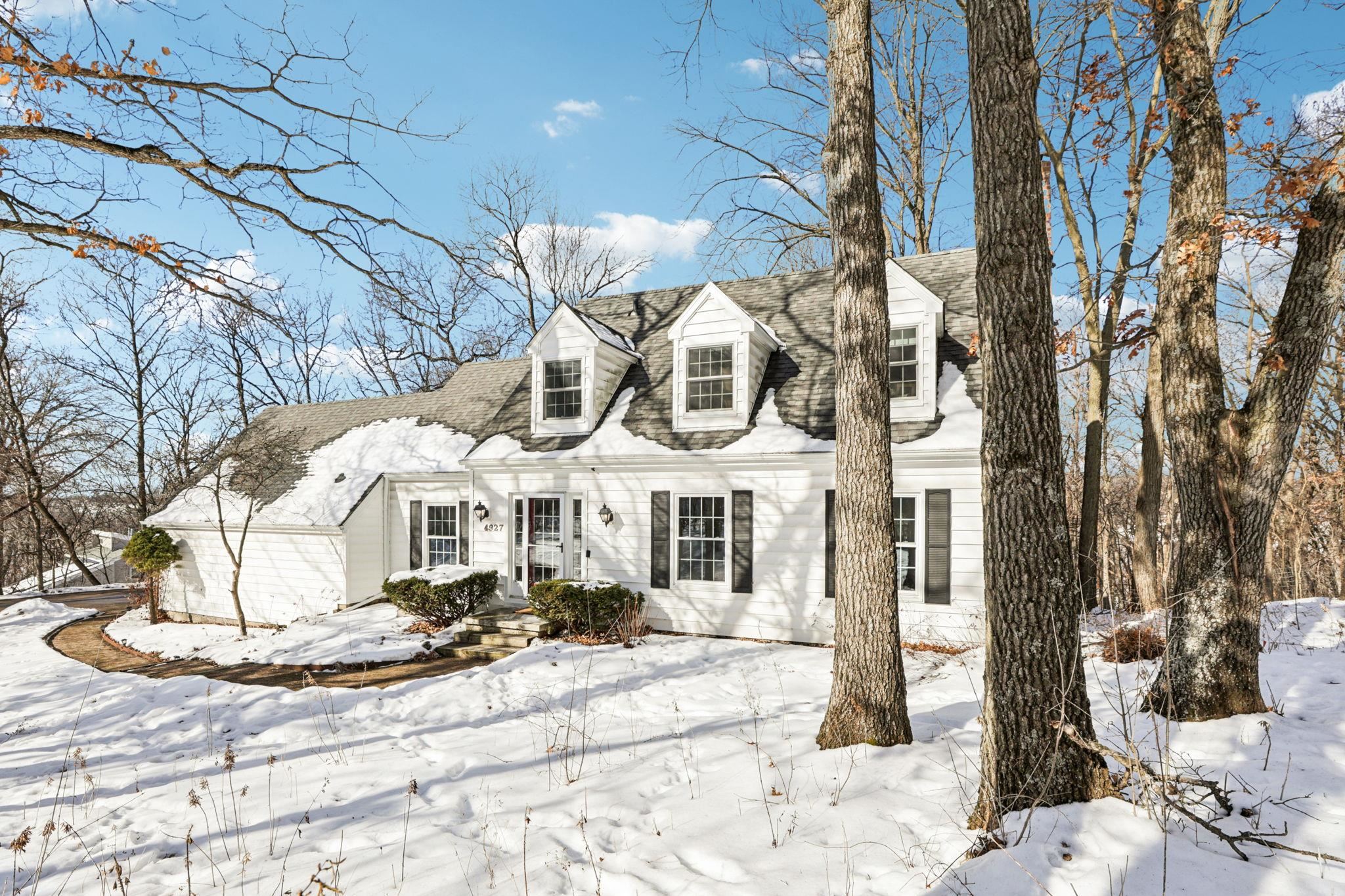 4927 Hickory Trail Middleton, WI 53562 - Photo 4 of 55