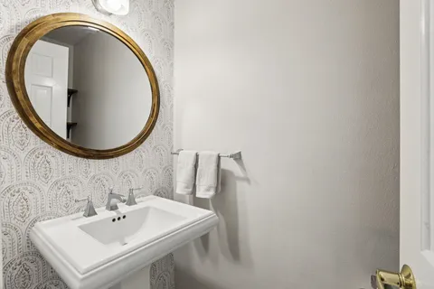 $649,900 | 4927 Hickory Trail, Middleton, WI 53562