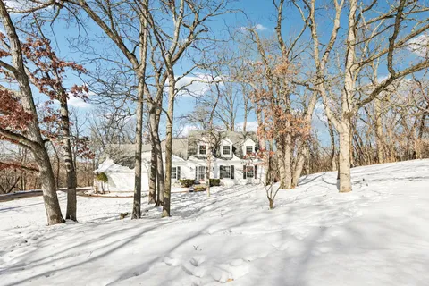 $649,900 | 4927 Hickory Trail, Middleton, WI 53562