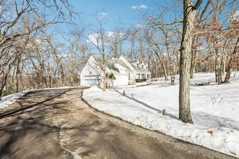 $649,900 | 4927 Hickory Trail, Middleton, WI 53562