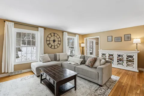 $649,900 | 4927 Hickory Trail, Middleton, WI 53562