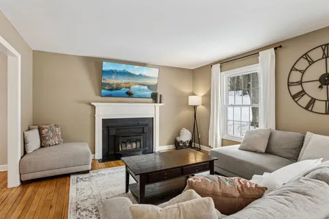 $649,900 | 4927 Hickory Trail, Middleton, WI 53562