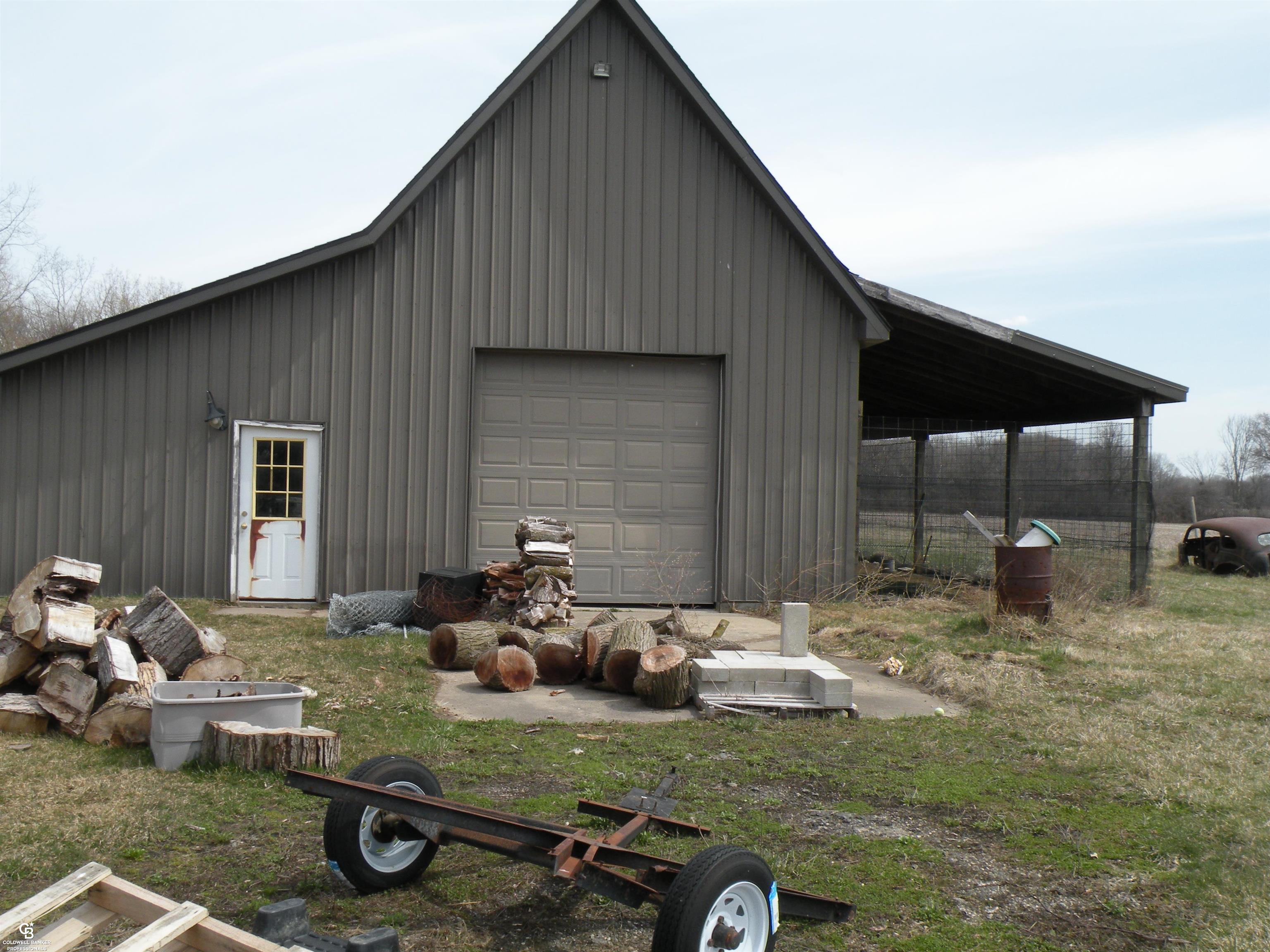 33900 Pratt Road Richmond, MI 48062 - Photo 3 of 47 50105789-2.JPG