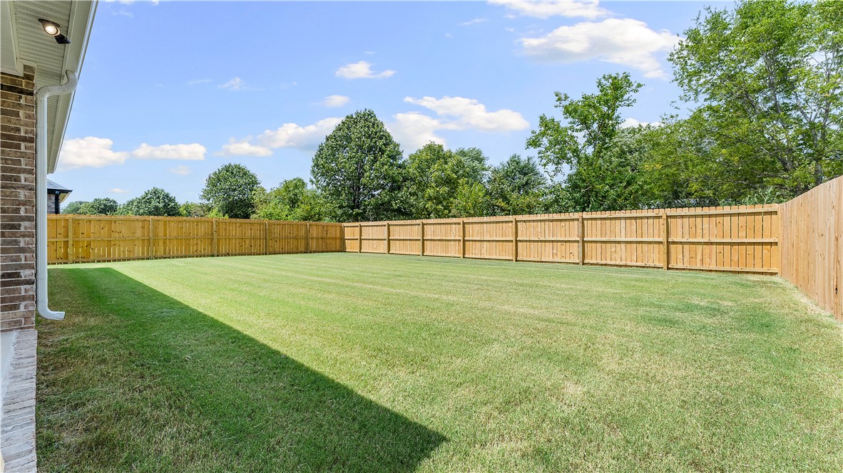 2112 Porter Street Pea Ridge, AR 72751 - Photo 11 of 20 Fenced in backyard