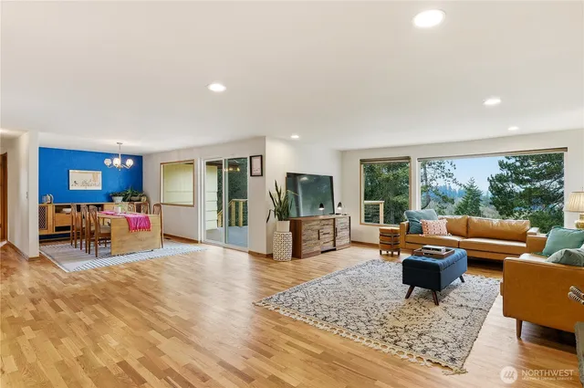 $835,000 | 14111 12th Avenue Southwest, Burien, WA 98166