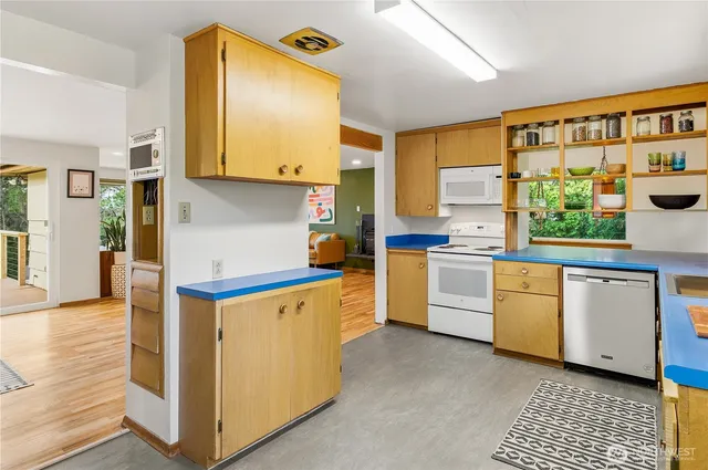 $835,000 | 14111 12th Avenue Southwest, Burien, WA 98166