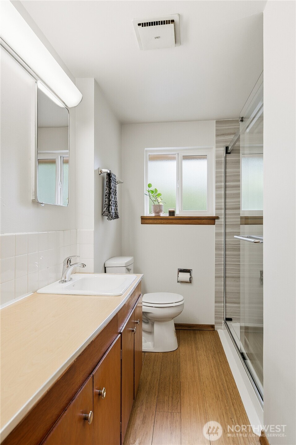 14111 12th Avenue Southwest Burien, WA 98166 - Photo 18 of 27