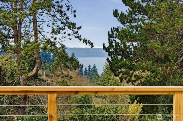 $835,000 | 14111 12th Avenue Southwest, Burien, WA 98166