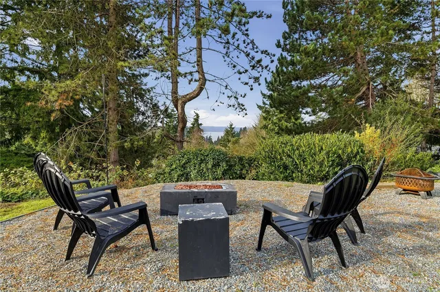 $835,000 | 14111 12th Avenue Southwest, Burien, WA 98166