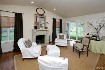 10910 Clayton Road Frontenac, MO 63131 - Photo 7 of 20 Gallery Image 7