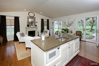 10910 Clayton Road Frontenac, MO 63131 - Photo 8 of 20 Gallery Image 8