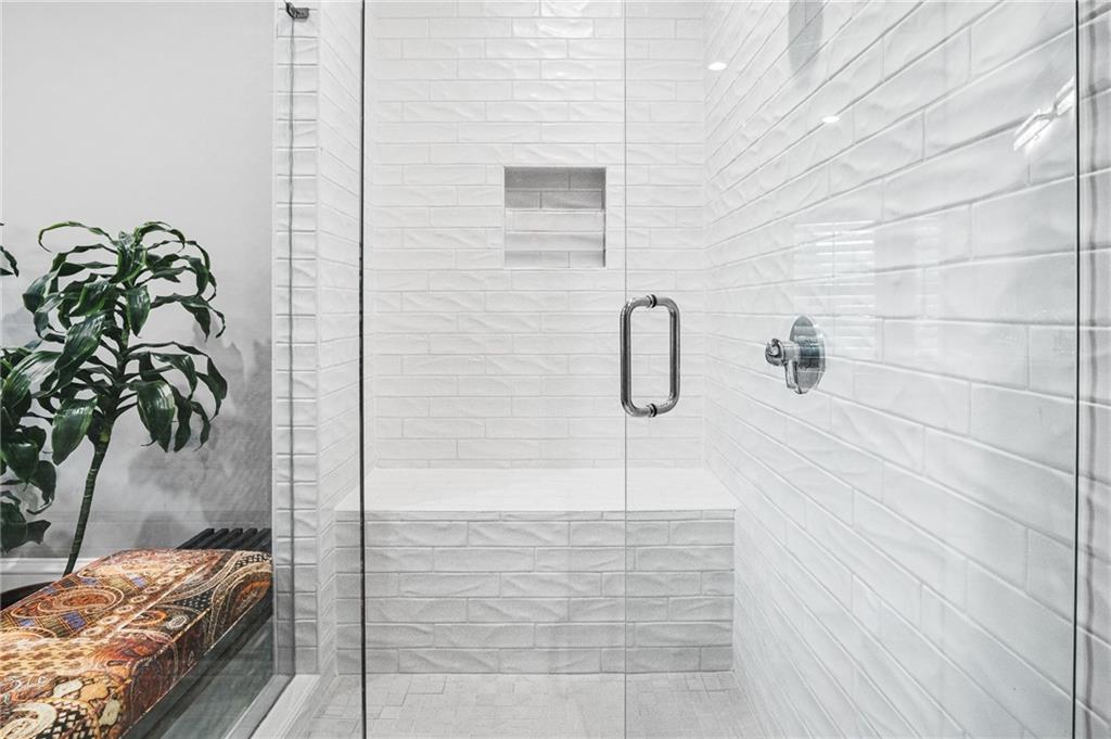 3715 Peachtree Road, Unit 2 Atlanta, GA 30319 - Photo 39 of 51 a bathroom with a bathtub