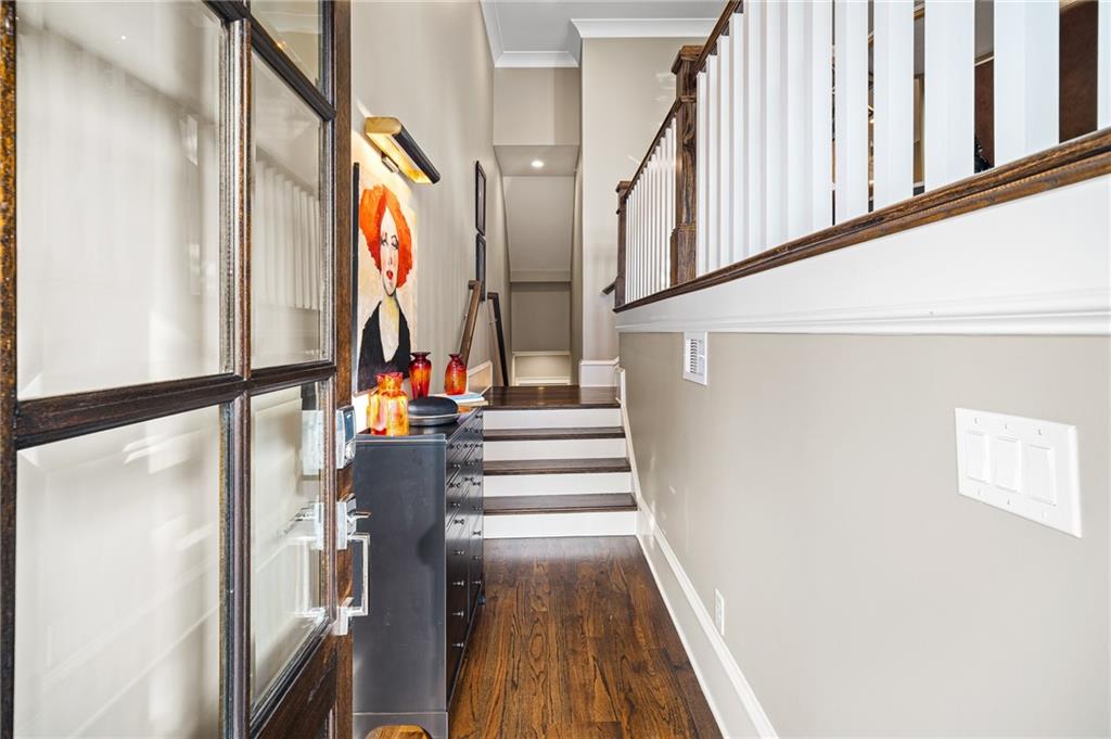 3715 Peachtree Road, Unit 2 Atlanta, GA 30319 - Photo 7 of 51 a view of entryway