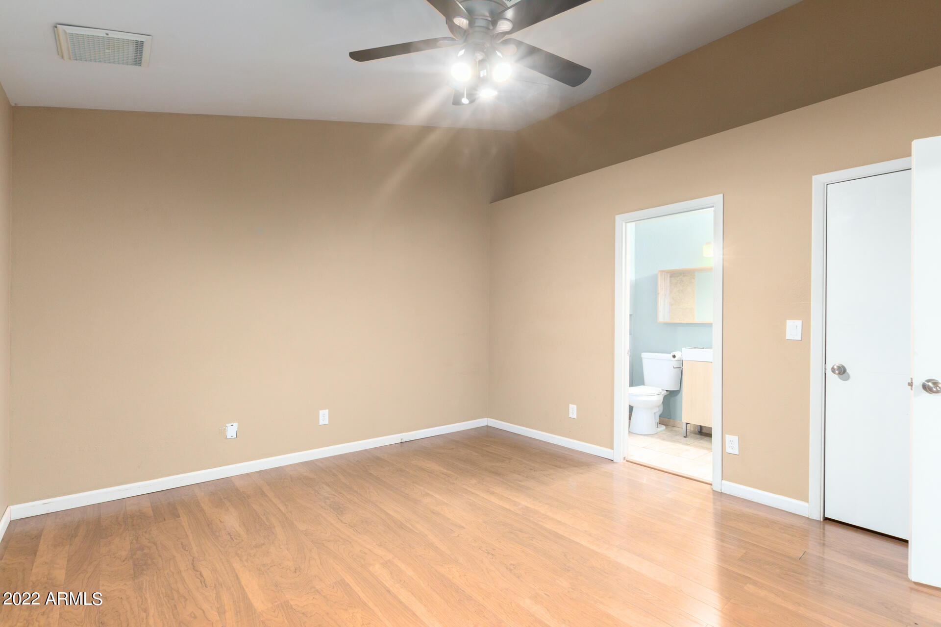 3041 East John Cabot Road Phoenix, AZ 85032 - Photo 11 of 24 13 - John Cabot