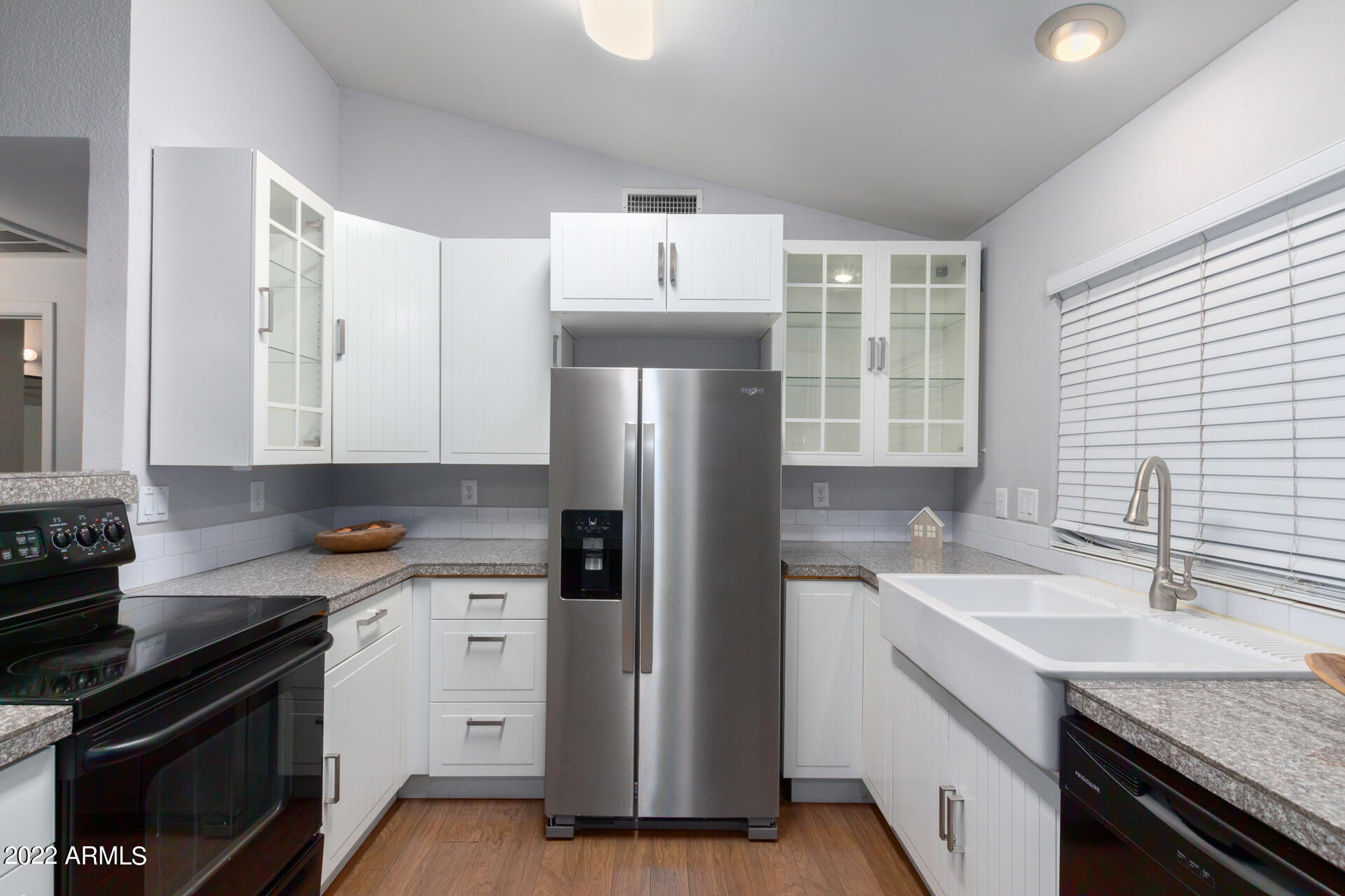3041 East John Cabot Road Phoenix, AZ 85032 - Photo 9 of 24 10 - John Cabot