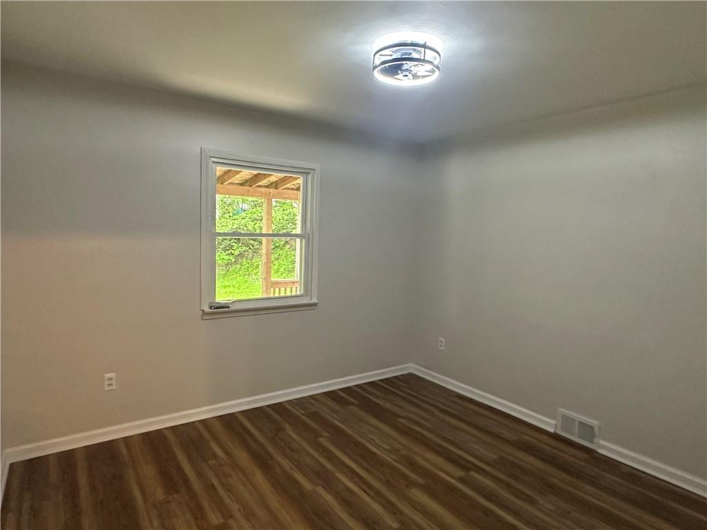 201 Clever Road McKees Rocks, PA 15136 - Photo 16 of 30 an empty room with a window