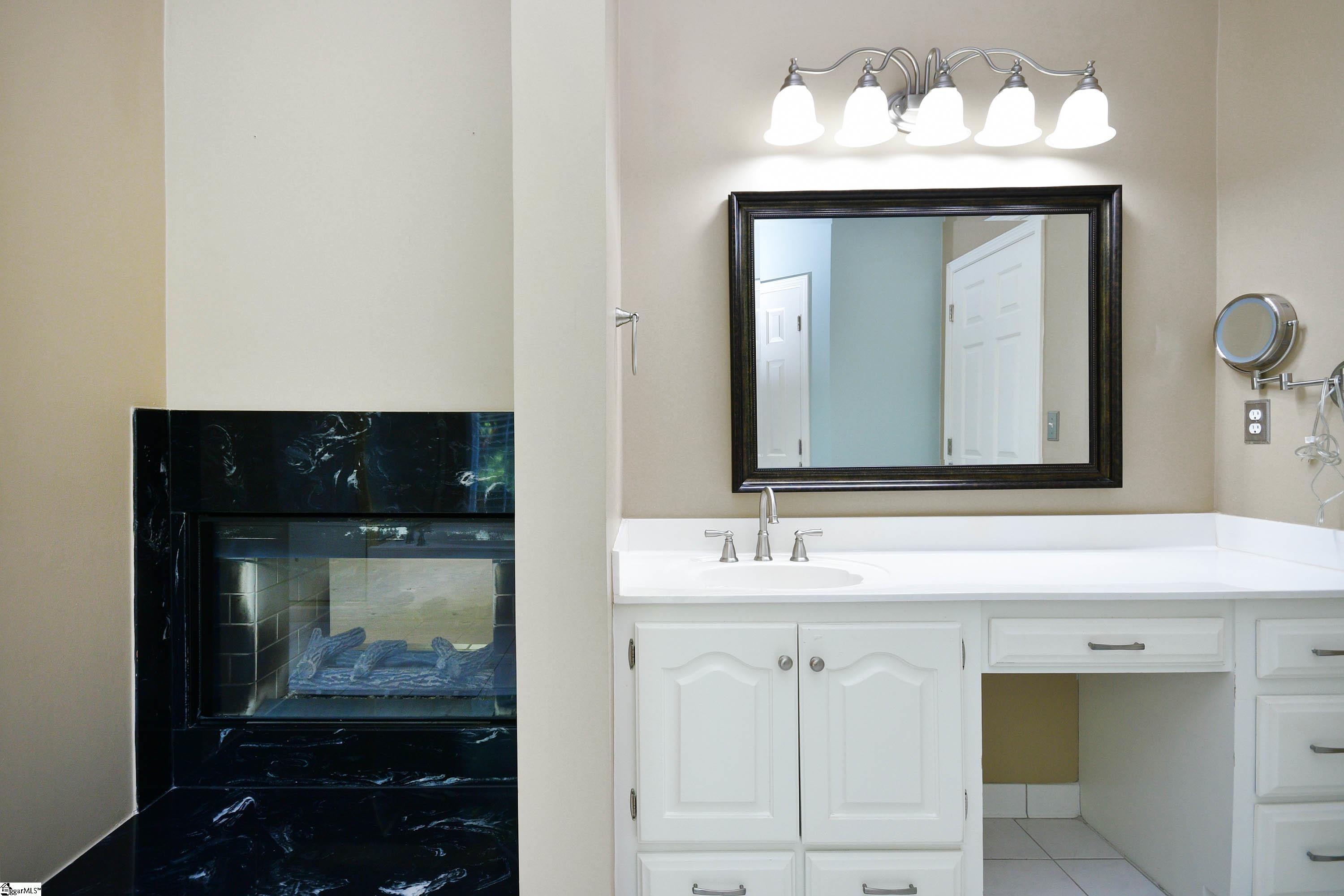 320 English Oak Road Simpsonville, SC 29681 - Photo 26 of 36 Gallery Image 26