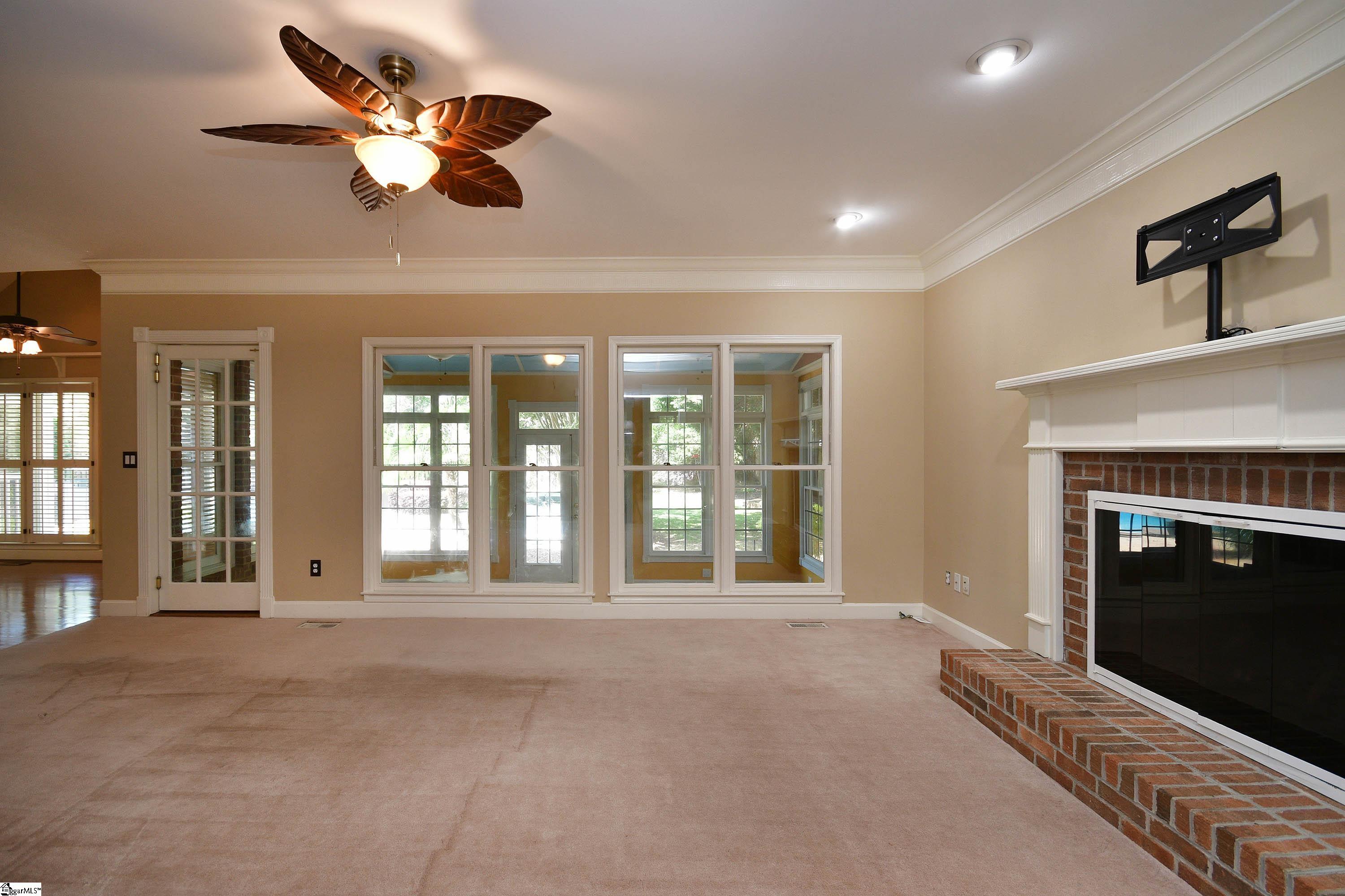 320 English Oak Road Simpsonville, SC 29681 - Photo 8 of 36 Gallery Image 8