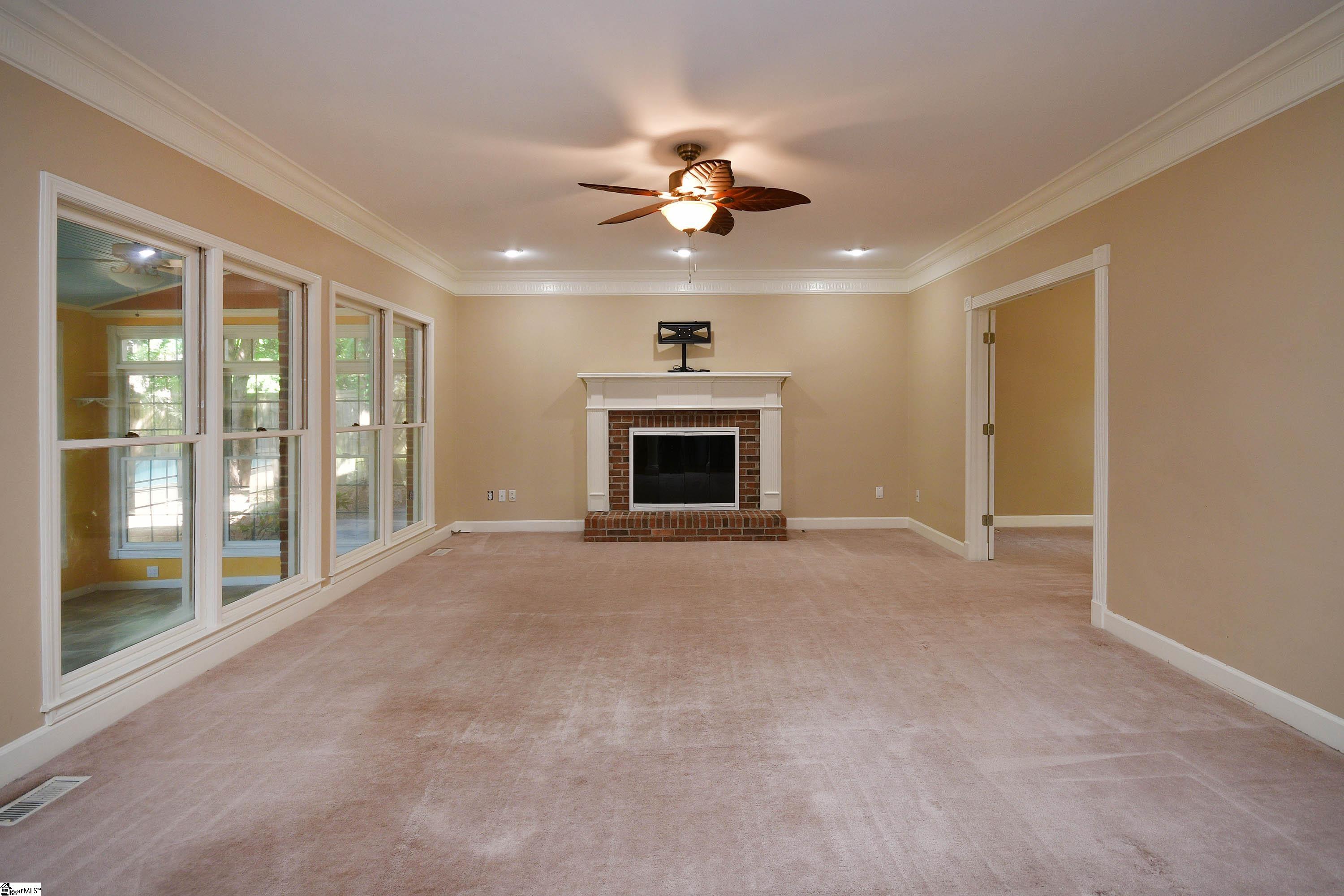 320 English Oak Road Simpsonville, SC 29681 - Photo 9 of 36 Gallery Image 9