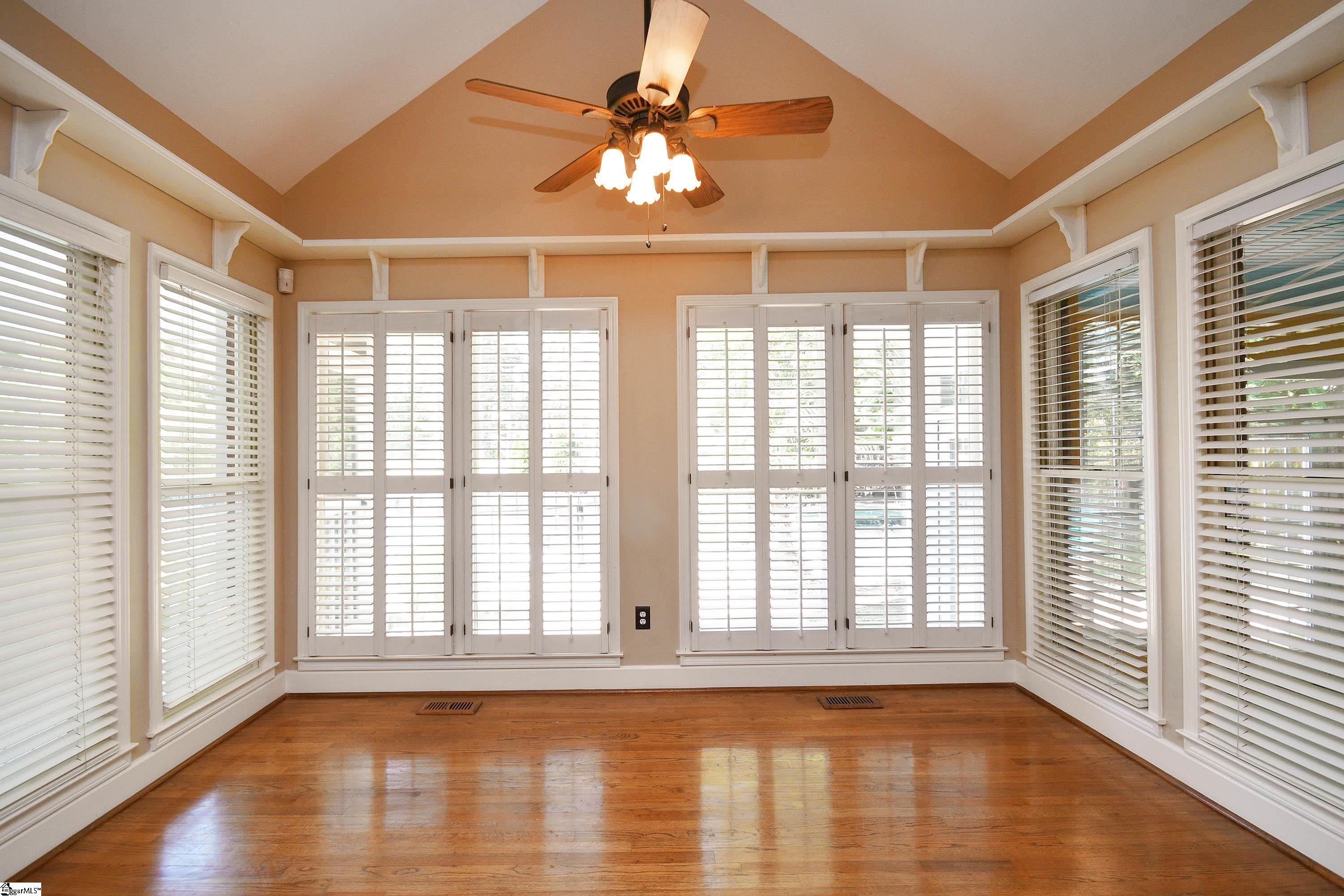 320 English Oak Road Simpsonville, SC 29681 - Photo 10 of 36 Gallery Image 10