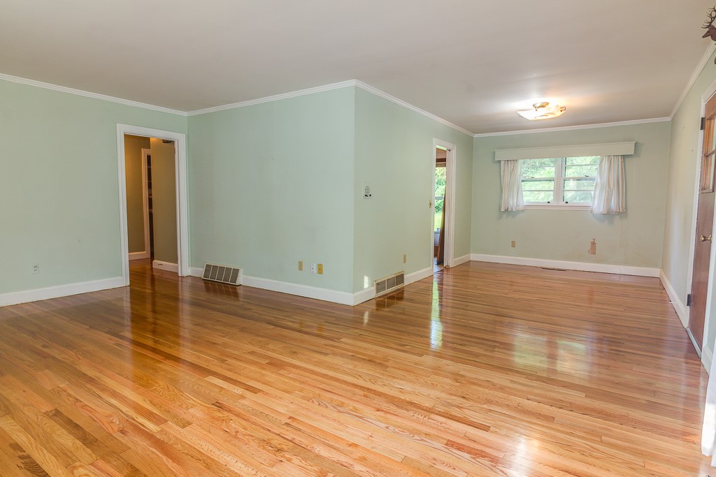 405 Playground Road Walhalla, SC 29691 - Photo 9 of 39