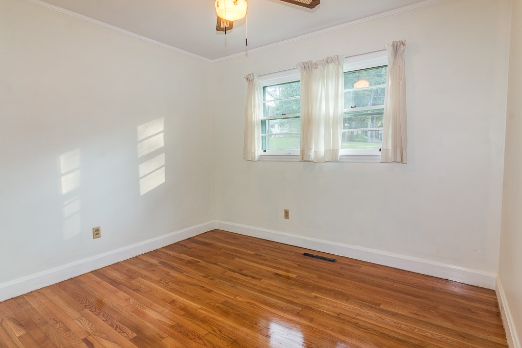 405 Playground Road Walhalla, SC 29691 - Photo 10 of 39