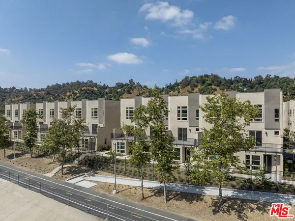 $4,995 | 2720 North Cadence Way, Los Angeles, CA 90039