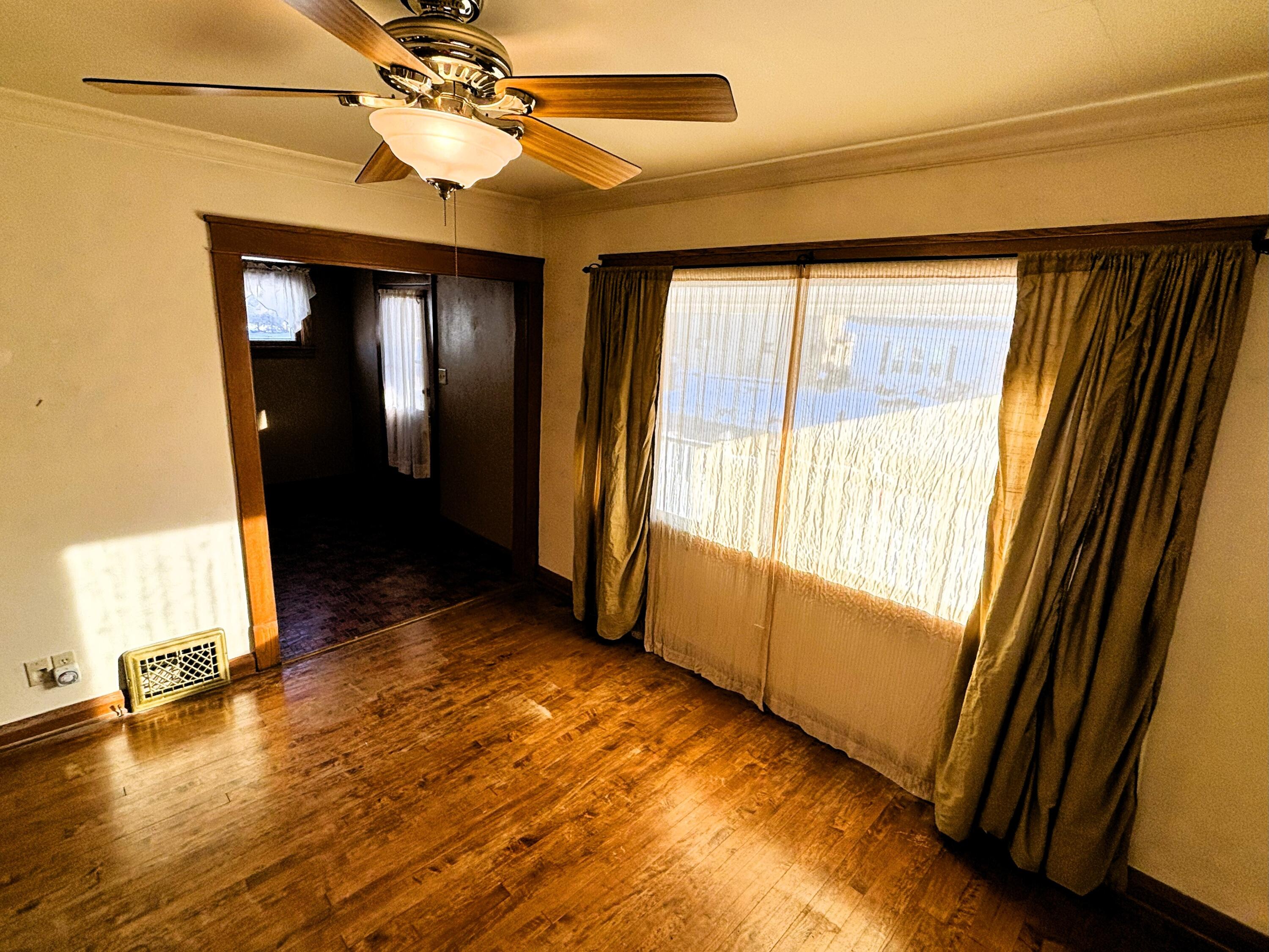 2043 South 81st Street, Unit 2045 West Allis, WI 53219 - Photo 29 of 53 Lower Unit - Living Room (4)