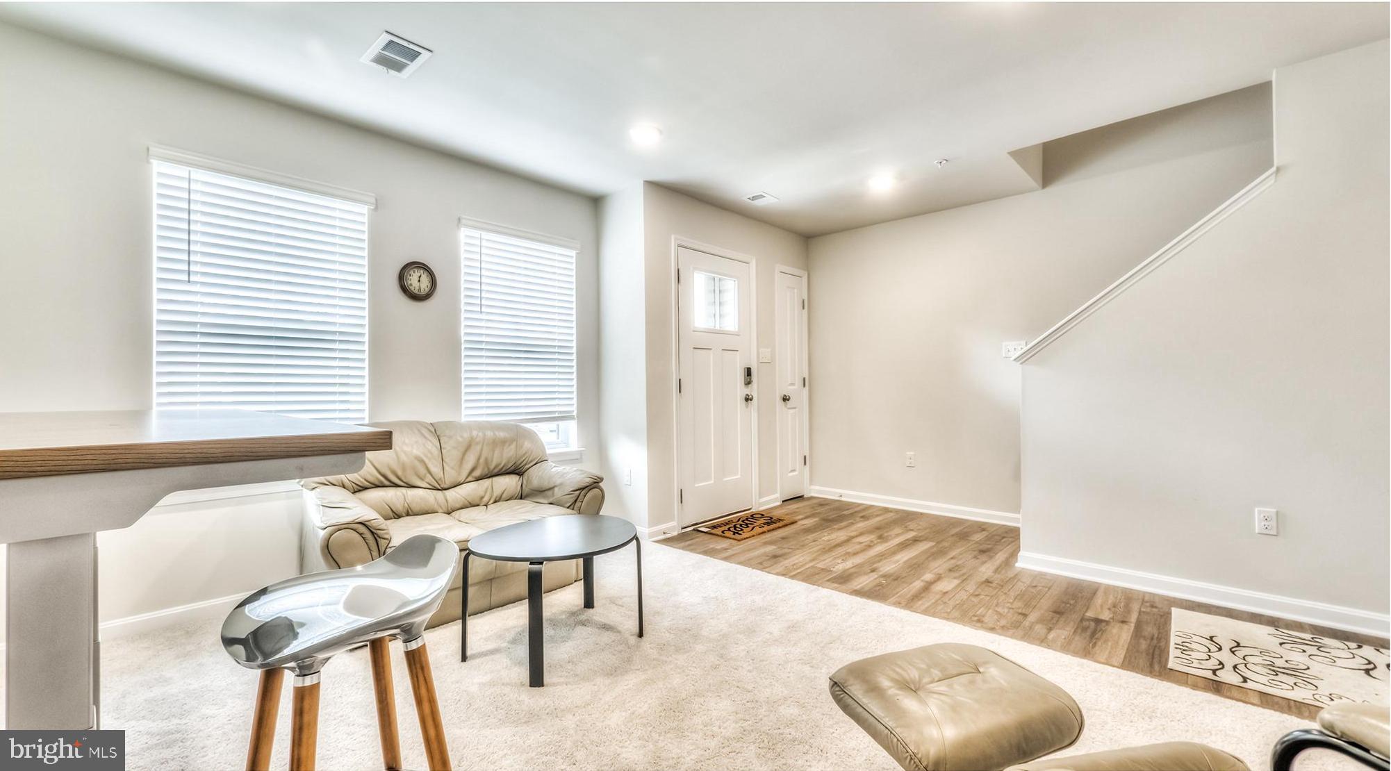 4320 Roland Heights Avenue Baltimore, MD 21211 - Photo 4 of 34