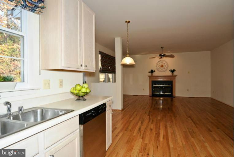1610 Chapman Road Crofton, MD 21054 - Photo 3 of 30 Kitchen