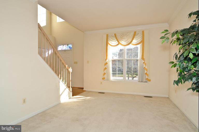 1610 Chapman Road Crofton, MD 21054 - Photo 9 of 30 Living Room