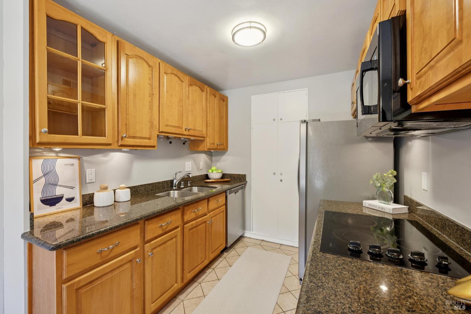 136 Surrey Lane San Rafael, CA 94903 - Photo 15 of 31