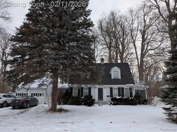 $212,000 | 2122 Cedar Street, Holt, MI 48842