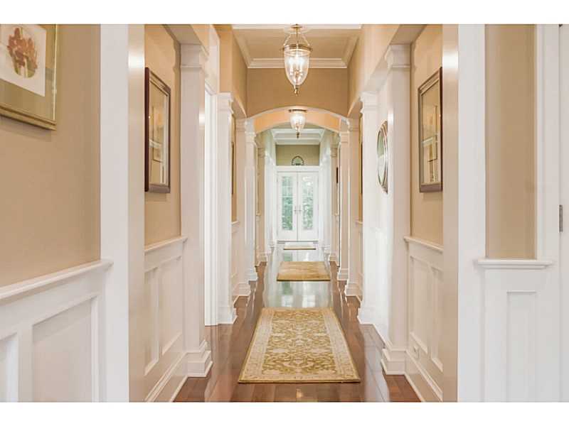 210 Willett Road Narragansett, RI 02874 - Photo 15 of 25 Entry.