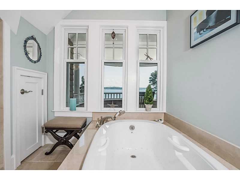 210 Willett Road Narragansett, RI 02874 - Photo 18 of 25 Master Bath/Spa.