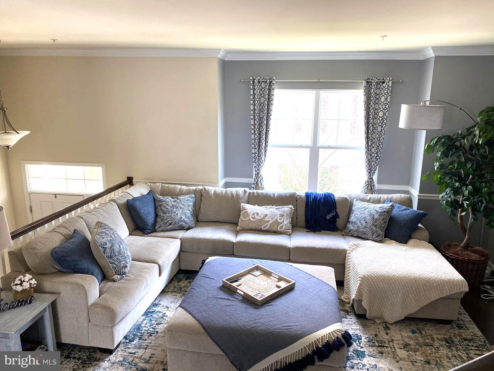 2025 Case Road Baltimore, MD 21222 - Photo 4 of 20 Living Room