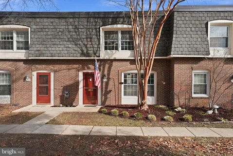 $440,000 | 8142 Carrleigh Parkway, Unit 126, Springfield, VA 22152