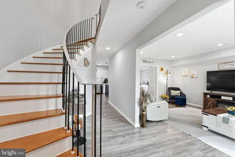 $440,000 | 8142 Carrleigh Parkway, Unit 126, Springfield, VA 22152