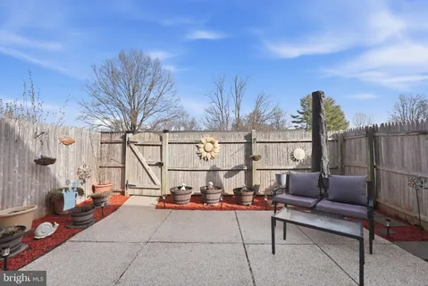 $440,000 | 8142 Carrleigh Parkway, Unit 126, Springfield, VA 22152