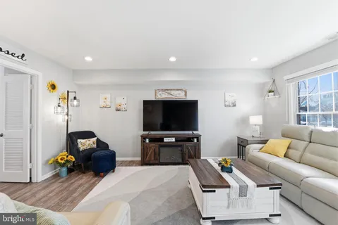 $440,000 | 8142 Carrleigh Parkway, Unit 126, Springfield, VA 22152