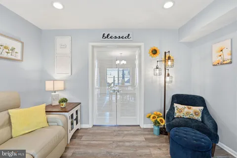 $440,000 | 8142 Carrleigh Parkway, Unit 126, Springfield, VA 22152