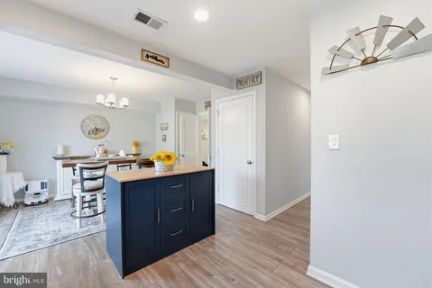 $440,000 | 8142 Carrleigh Parkway, Unit 126, Springfield, VA 22152