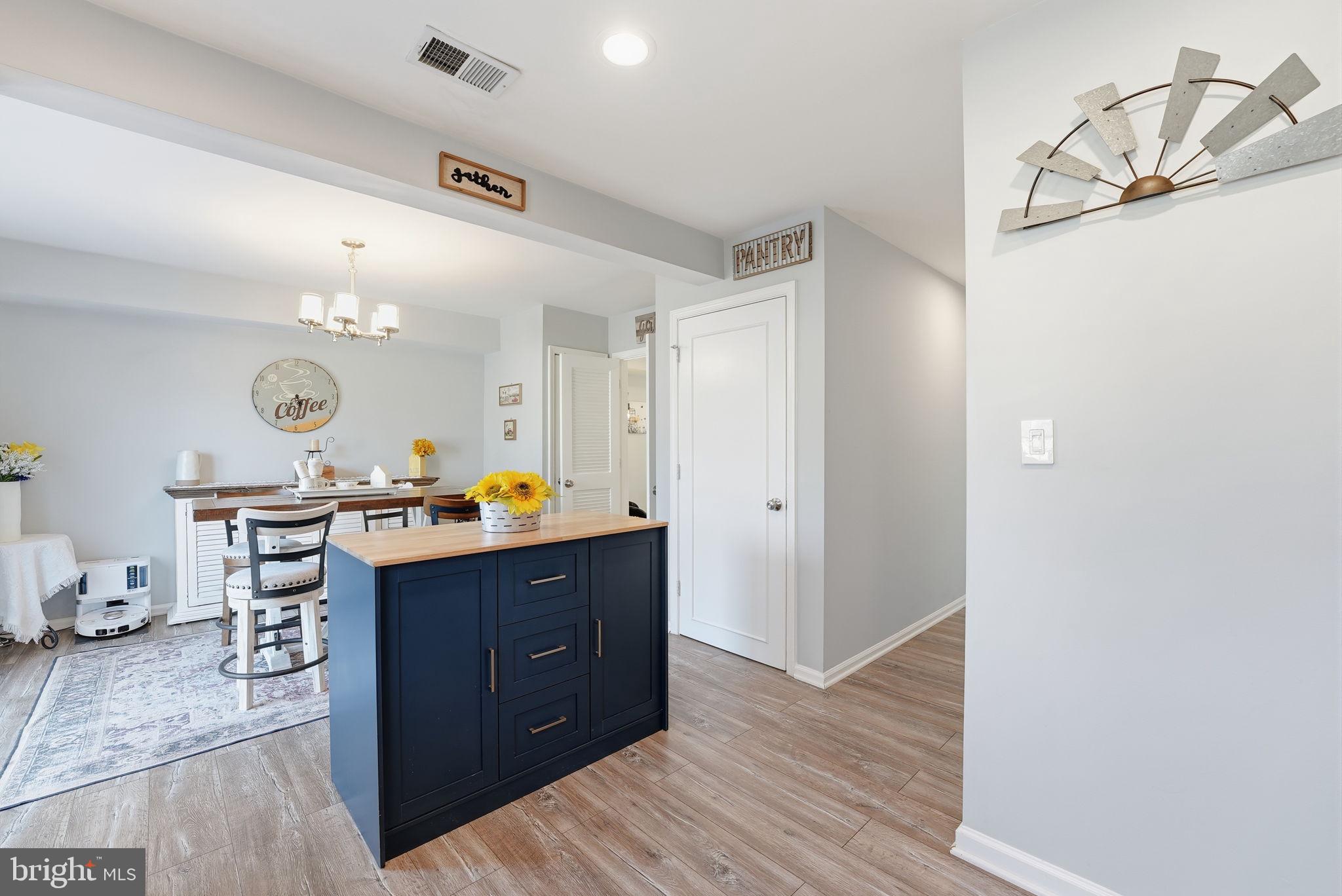 8142 Carrleigh Parkway, Unit 126 Springfield, VA 22152 - Photo 10 of 26