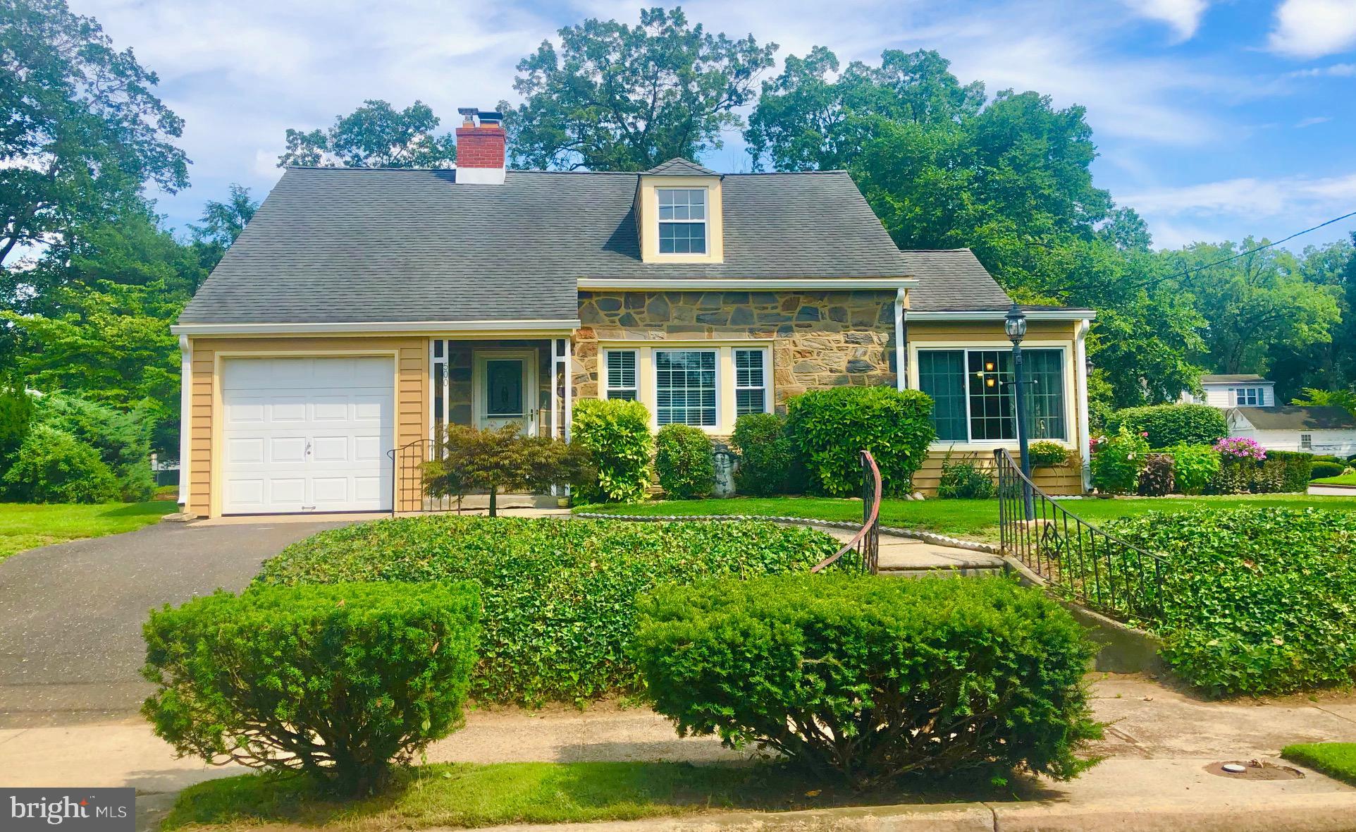 500 Dauphin Street Riverside, NJ 08075 - Photo 1 of 55